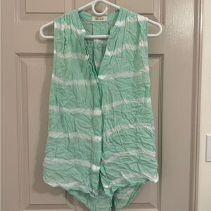 Bella Dahl Green and White Sleeveless Button Down Blouse
